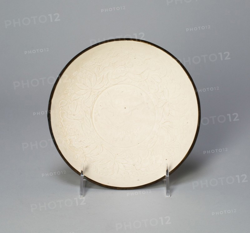 Dish with Fish and Lotus Scrolls, Song dynasty (960-1279).