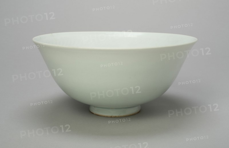 Bowl with Peony Scrolls, Thunderbolt (Vajra) Symbol, and Characters Shufu (Privy Council), Yuan dynasty (1279-1368), 1300/50.