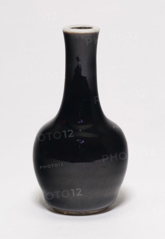 Miniature Bottle-Shaped Vase, Qing dynasty (1644-1911) or later.