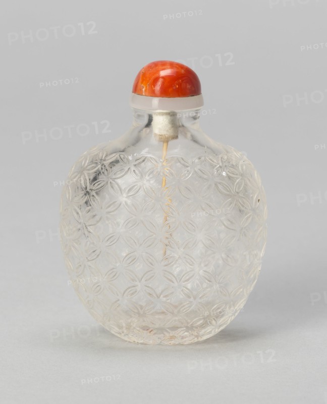 Snuff Bottle with "Cash" Pattern, Qing dynasty (1644-1911), 1750-1800.