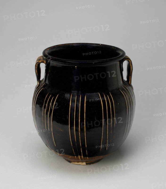Ovoid Jar with Vertical Ribs and Two-Loop Handles, Northern Song (960-1127) or Jin dynasty (1115-1234), 12th/13th century.