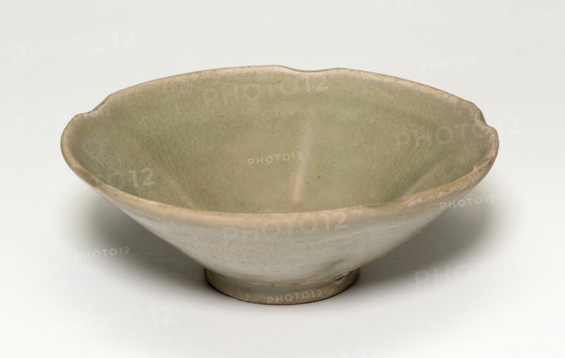 Lobed Bowl with Phoenix, Tang dynasty (618-907) or Five Dynasties period (907-960), late 9th/early 10th century.