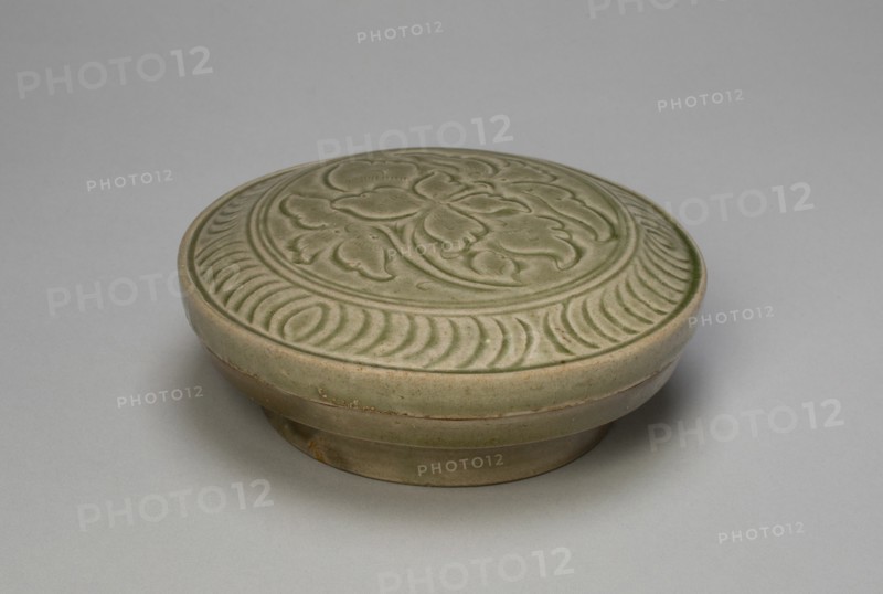 Covered Box with Peony Blossom, Tang dynasty (618-907), 9th century.