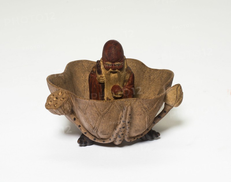 Cup in the Shape of a Lotus Flower with a Figure of an Immortal, Ming dynasty (1368-1644).