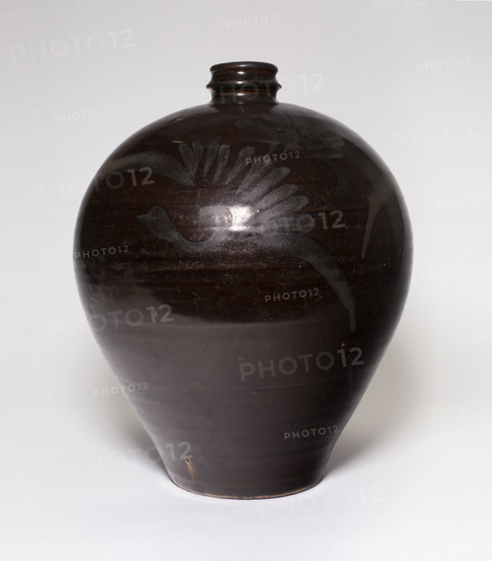 Ovoid Vase with Floral Sprays, Song dynasty (960-1279).