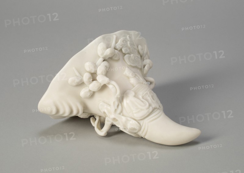 Rhinocerous Horn-Shaped Cup with Figures by a Tree, Ming dynasty (1368-1644).