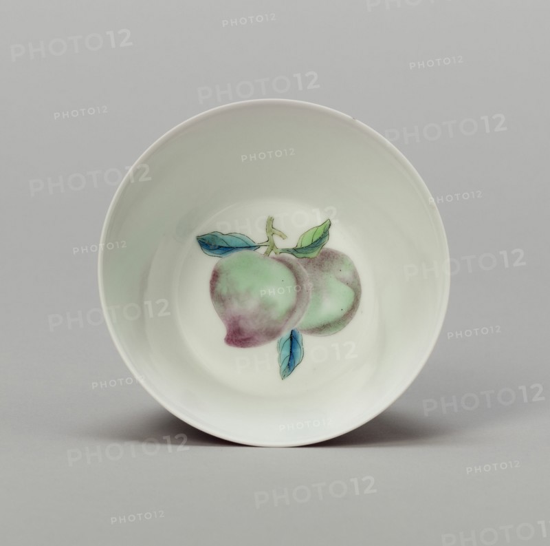 Cup with Stylized Fruit: Peaches, Qing dynasty (1644-1911), Kangxi reign mark and period (1662-1722).
