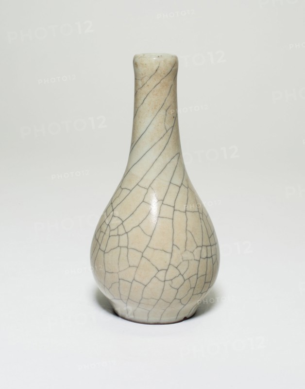 Bottle-Shaped Vase, Yuan dynasty (1271-1368) or possibly Qing dynasty (1644-1911), Yongzheng period (1723-1735).