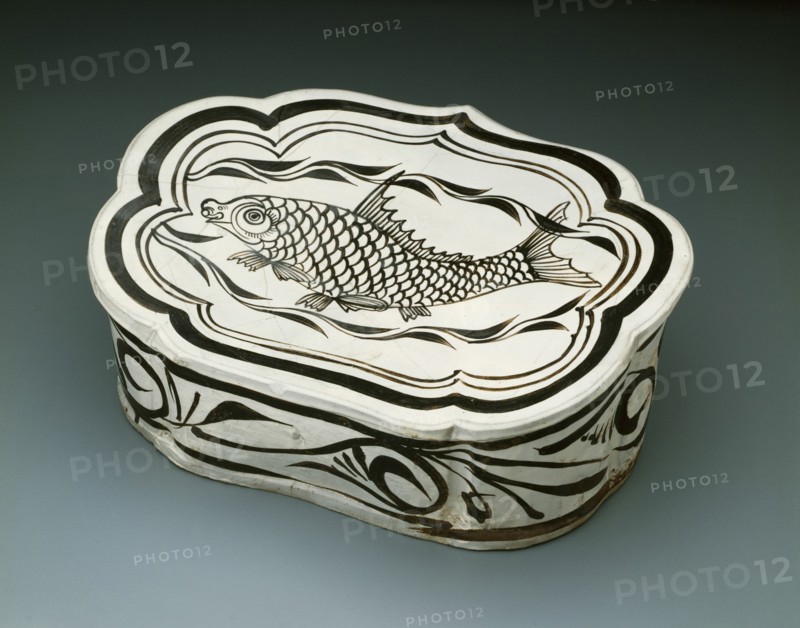 Cloud-Shaped Pillow with Fish, Jin dynasty (1115-1234), 12th/13th century.