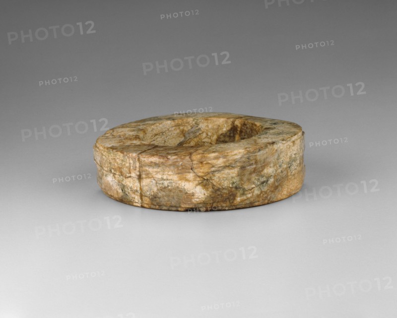 Squared disc (cong), Neolithic period (ca. 8000-2000 BC), Liangzhu Culture, ca. 3000-2500 B.C. Vessel in the form of a straight tube with a circular bore and square outer section.