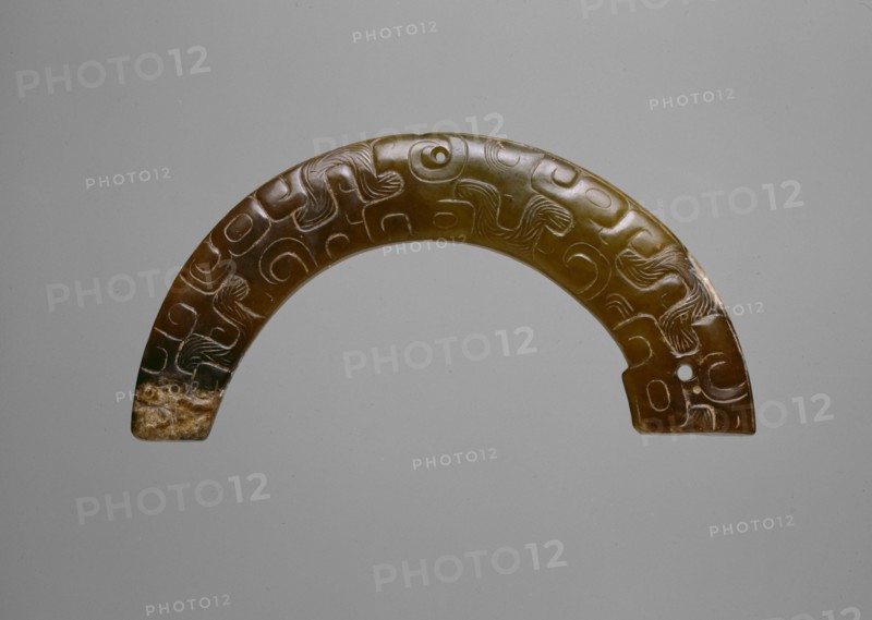 Arc-shaped Pendant, Eastern Zhou dynasty, (c. 770-256 B.C.), c. 5th century B.C.
