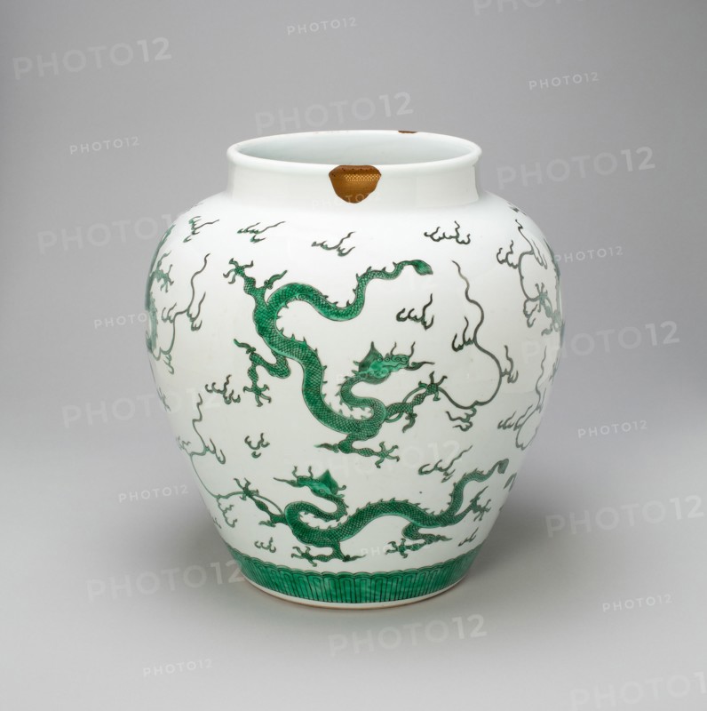 Jar with Dragons, Qing dynasty (1644-1911), Kangxi period (1662-1722).