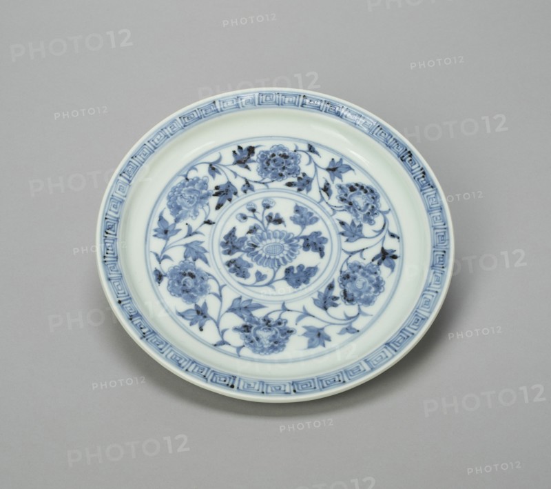 Dish with Peony Scrolls and Chrysanthemum Spray, and Lotus Panels on Reverse, Ming dynasty (1368-1644), Hongwu period (1368-98).