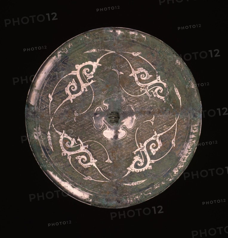 Mirror with Dragon Arabesques, Eastern Zhou dynasty, Warring States period or early Western Han dynasty, 3rd/2nd century B.C.