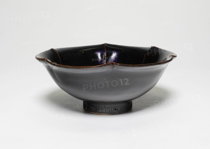 Bowl with Foliate Rim and White Ribs, Song dynasty (960-1279).