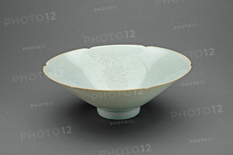 Lobed Bowl with Lotus Scrolls, Southern Song dynasty (1127-1279).