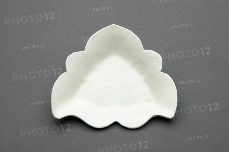Tri-Lobed Dish with Butterfly, Liao dynasty (907-1125), 12th century.