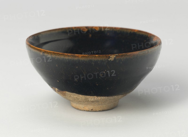 Bowl with Striated Petals, Song (960-1279) or Jin dynasty (1115-1234), c. 12th/13th century.