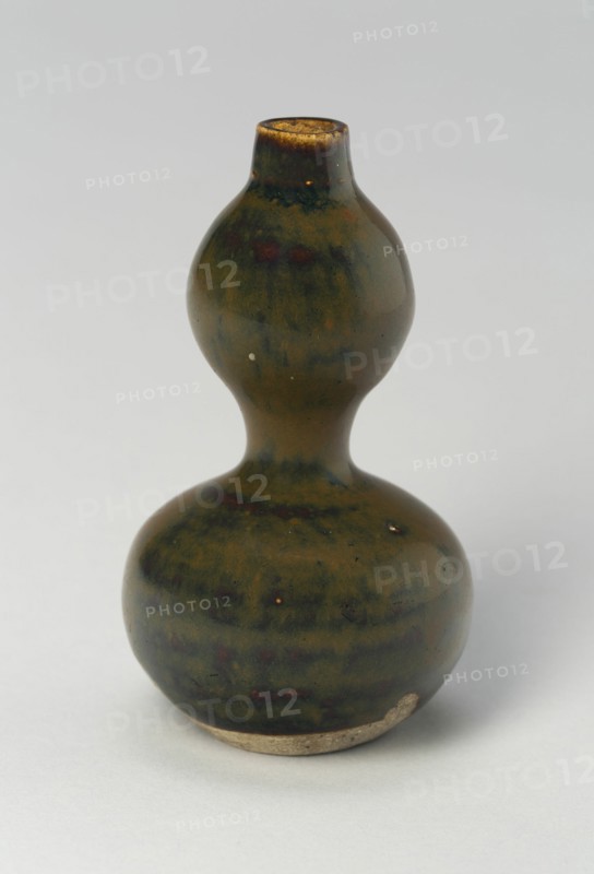 Small Double-Gourd Bottle, Yuan dynasty (1271-1368).