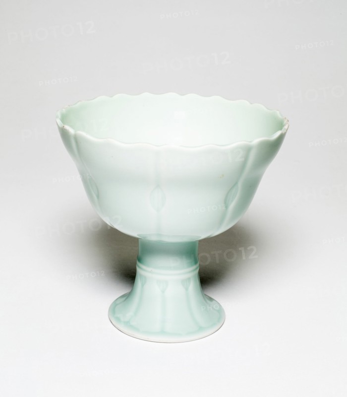 Celadon glazed lotus stemcup, Qing dynasty (1644-1911), Qianlong reign mark (1736-1795), 18th/19th century.