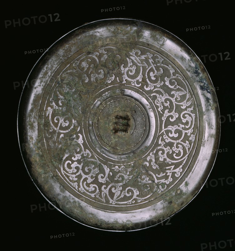 Mirror with Dragon Arabesques, Eastern Zhou dynasty, Warring States period or early Western Han dynasty, 3rd/2nd century B.C.