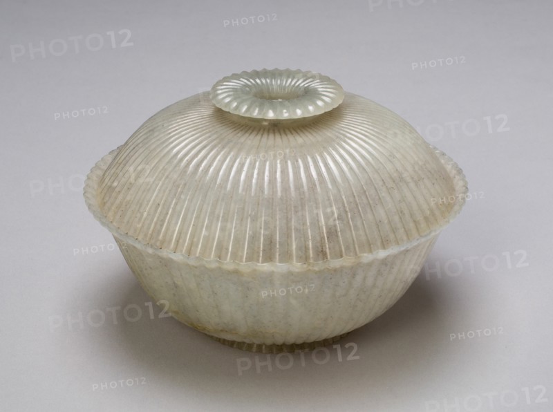 Covered Bowl in the "Hindustani Style", late 18th or 19th century.