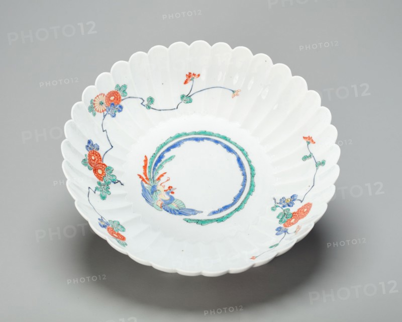 Arita-Ware Kakiemon Floral-shaped Bowl, late 17th/early 18th century.