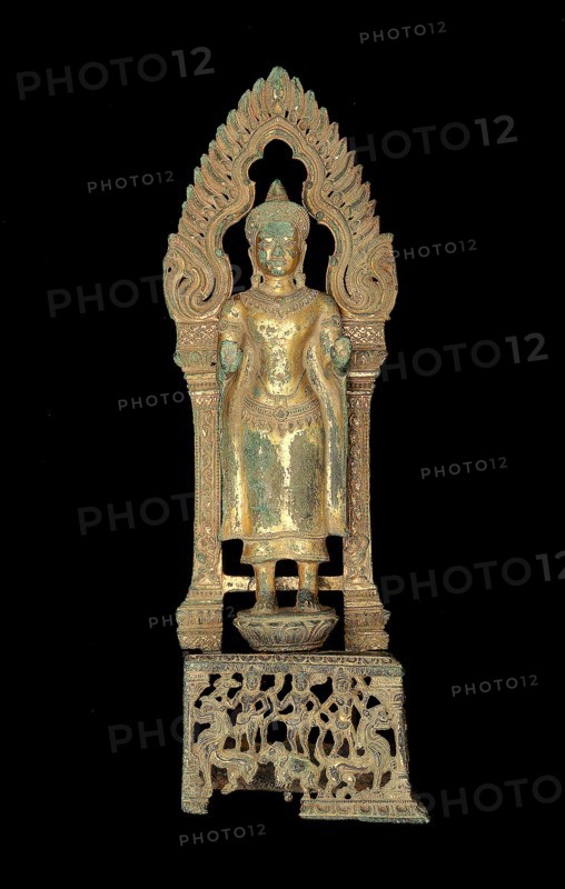 Altarpiece with Adorned Buddha, Angkor period, 13th century.