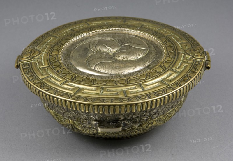 Teacup or Offering Bowl Container with "Wheel of Joy" Motif, 18th/19th century.