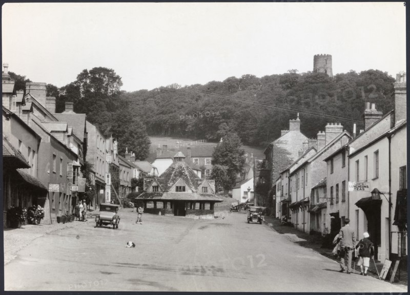 Yarn Market, High Street, Dunster, Somerset, 1925-1935. Creator: J Dixon Scott.