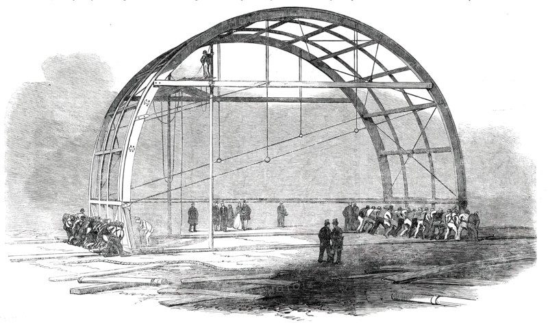 The Great Exhibition Building in Hyde Park - Moving a Pair of Transept Ribs..., 1850. Creator: Unknown.