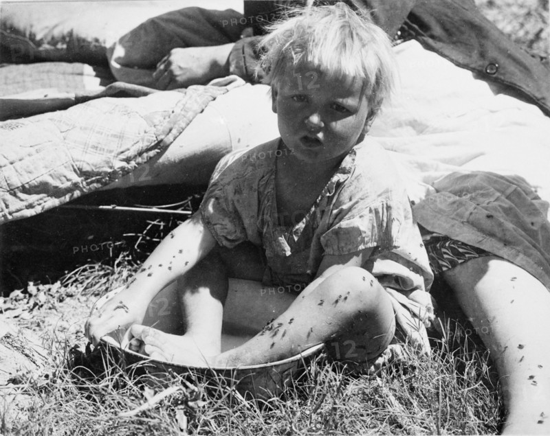 Cleanliness - Oklahoma refugees camping in Imperial Valley, California, 1935. Creator: Dorothea Lange.