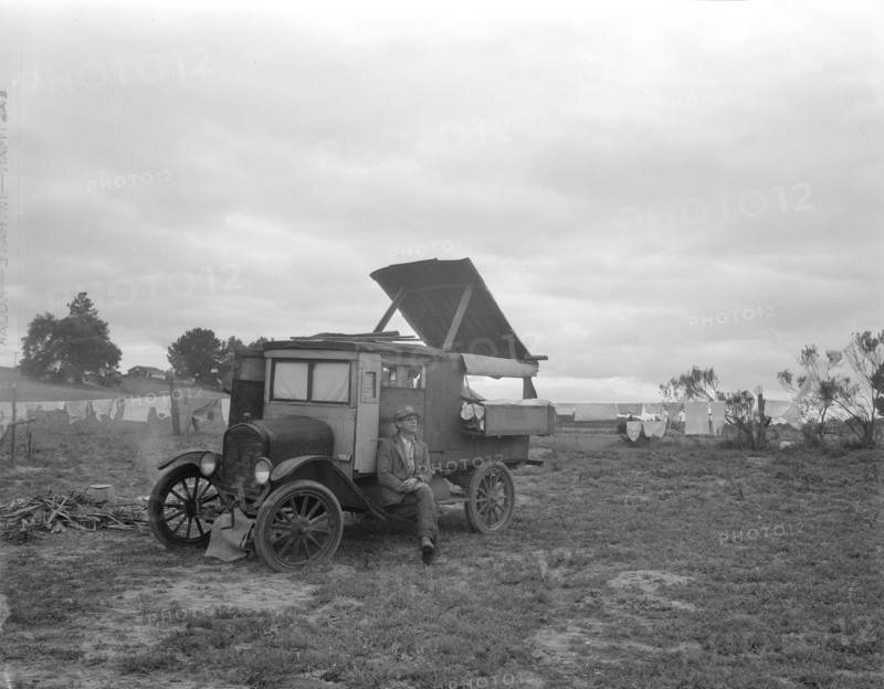 One pea picker's home, one-half mile off Highway 101 at Nipomo, California, 1936. Creator: Dorothea Lange.