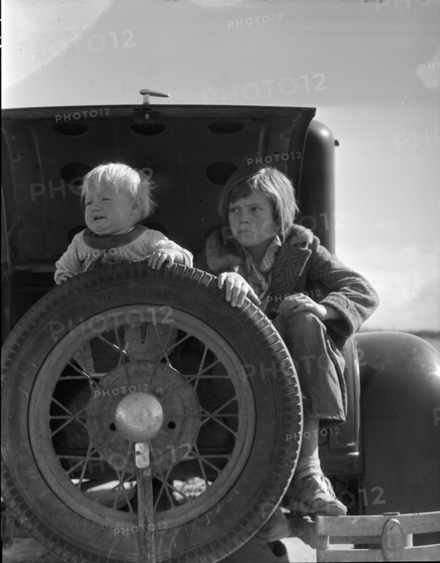 Oklahoma refugees, California, 1936. Creator: Dorothea Lange.