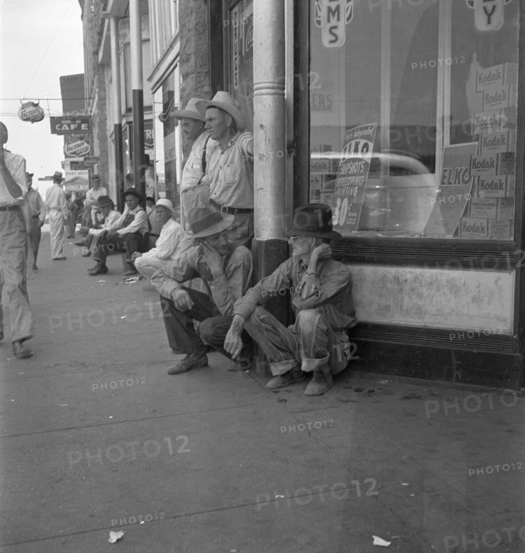 Oklahoma drought farmers, Sallisaw, Sequoyah County, Oklahoma, 1936. Creator: Dorothea Lange.