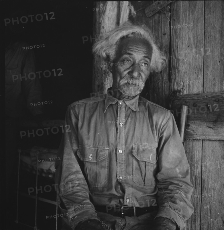 Bob Lemmons, Carrizo Springs, Texas. Born a slave about 1850, south of San Antonio, 1936. Creator: Dorothea Lange.