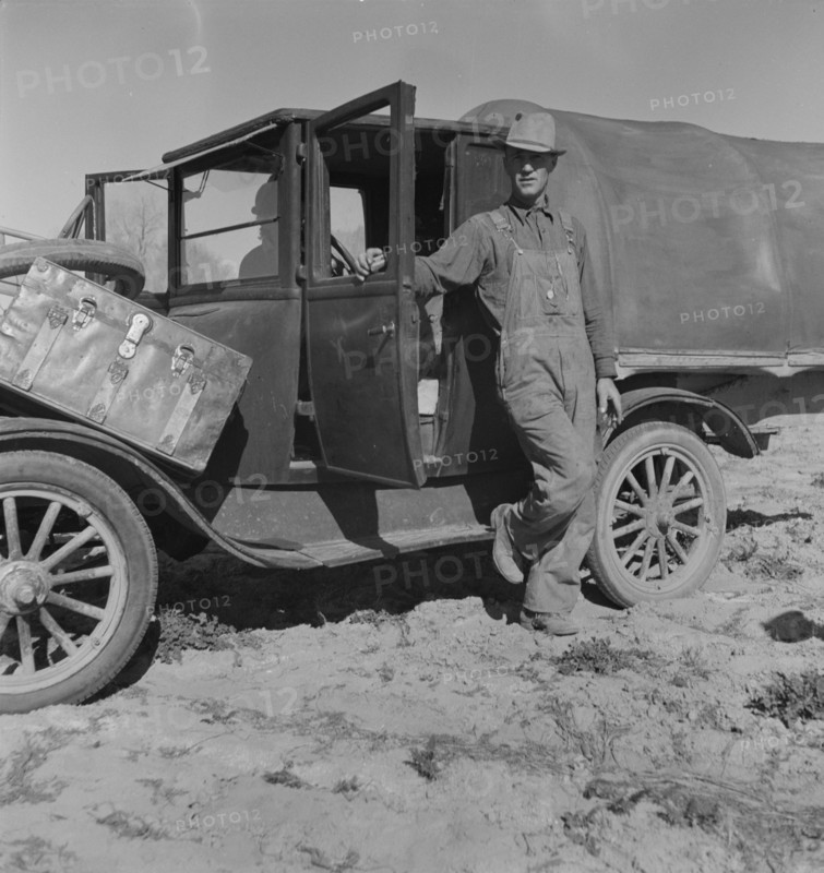 Ex-tenant farmer from Texas, came to work in the fruit..., Coachella Valley, California, 1937. Creator: Dorothea Lange.