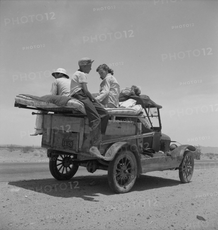 Migratory family, Route 70, Arizona, 1937. Creator: Dorothea Lange.