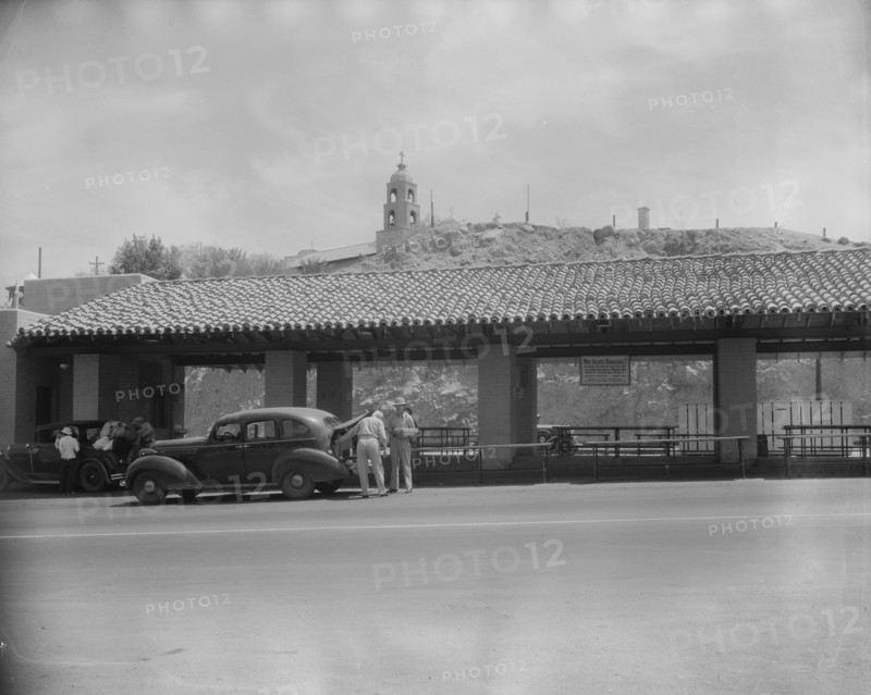 Inspection station on the California-Arizona state line, Yuma, Arizona, 1937. Creator: Dorothea Lange.