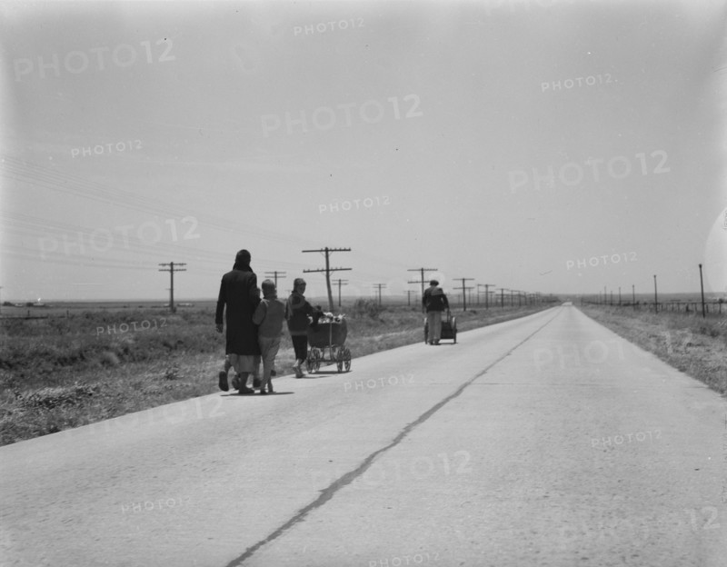 Flood refugees, four miles out of Memphis, Hall County, Texas, 1937. Creator: Dorothea Lange.