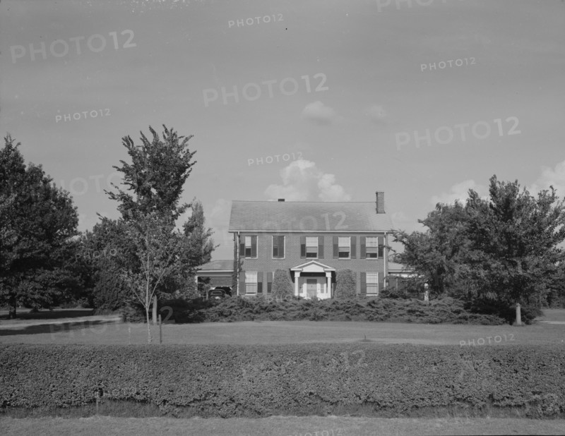 The Aldridge Plantation owner's home near Leland, Mississippi, 1937. Creator: Dorothea Lange.