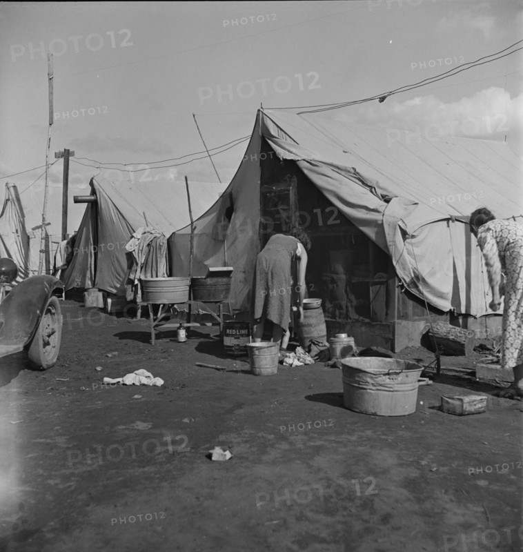 Orange pickers' camp, Tulare County, California, 1938. Creator: Dorothea Lange.