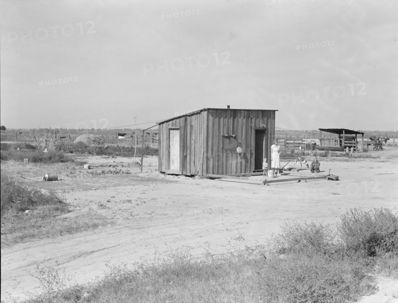 Home of rural rehabilitation client, Tulare County, California, 1938. Creator: Dorothea Lange.