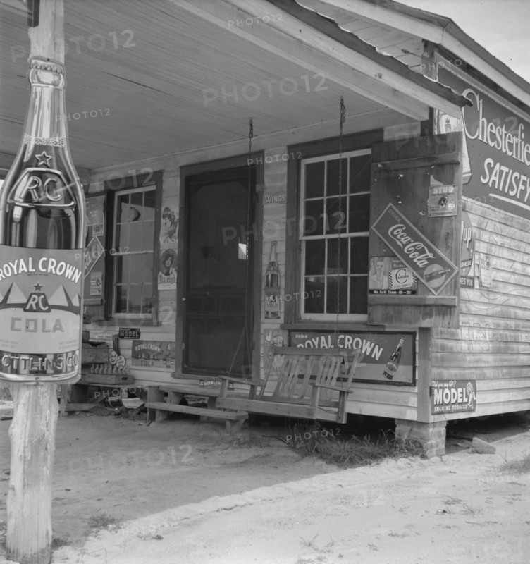 Country filling station...by tobacco farmer..., Granville County, North Carolina, 1939. Creator: Dorothea Lange.