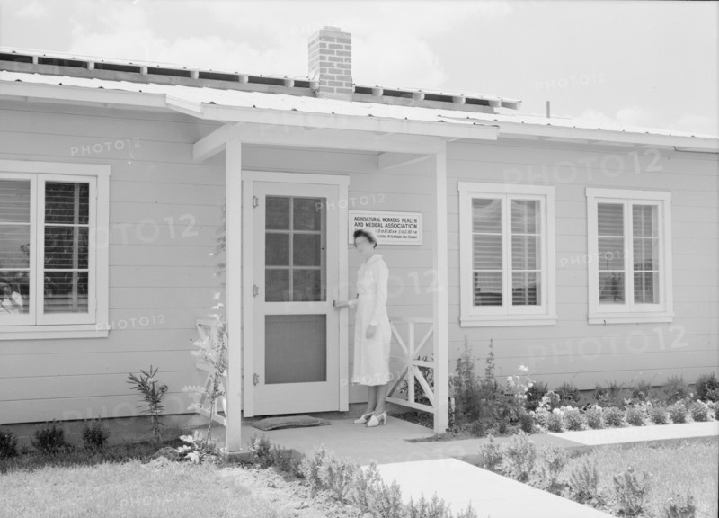 FSA camp for migratory agricultural workers, Farmersville, Tulare County, California, 1939 Creator: Dorothea Lange.