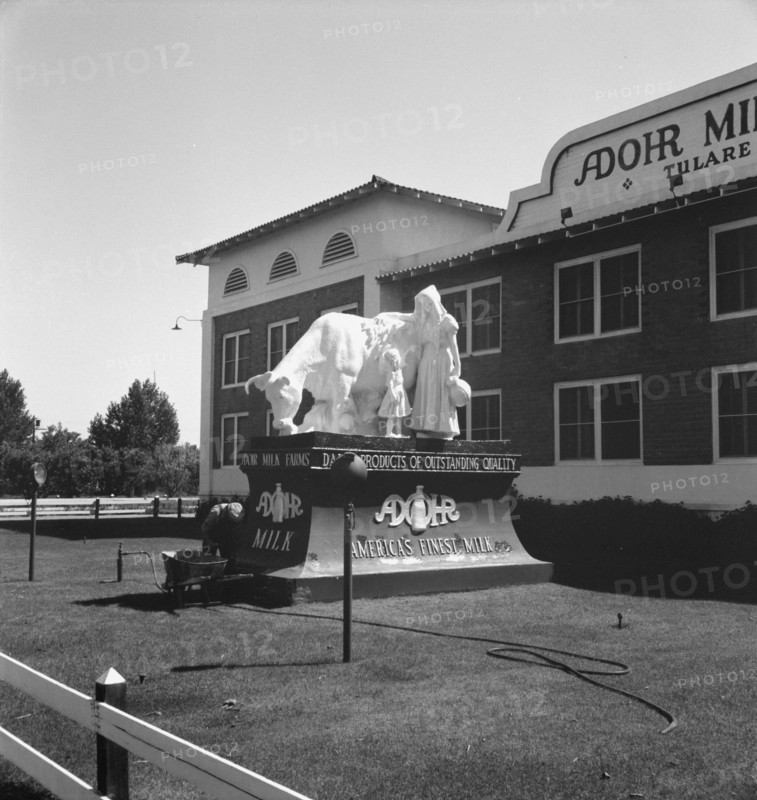 Highway sculpture, on U.S. 99, outskirts of Tulare, California, 1939. Creator: Dorothea Lange.
