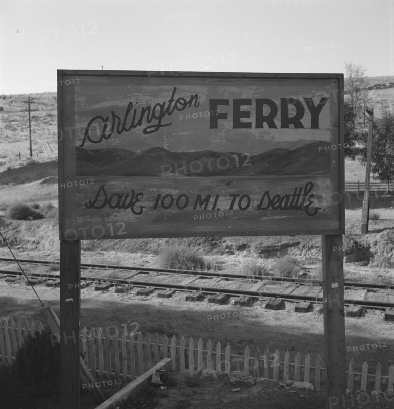 On transportation outskirts of small Oregon town on the Columbia River, Arlington, Oregon, 1939. Creator: Dorothea Lange.