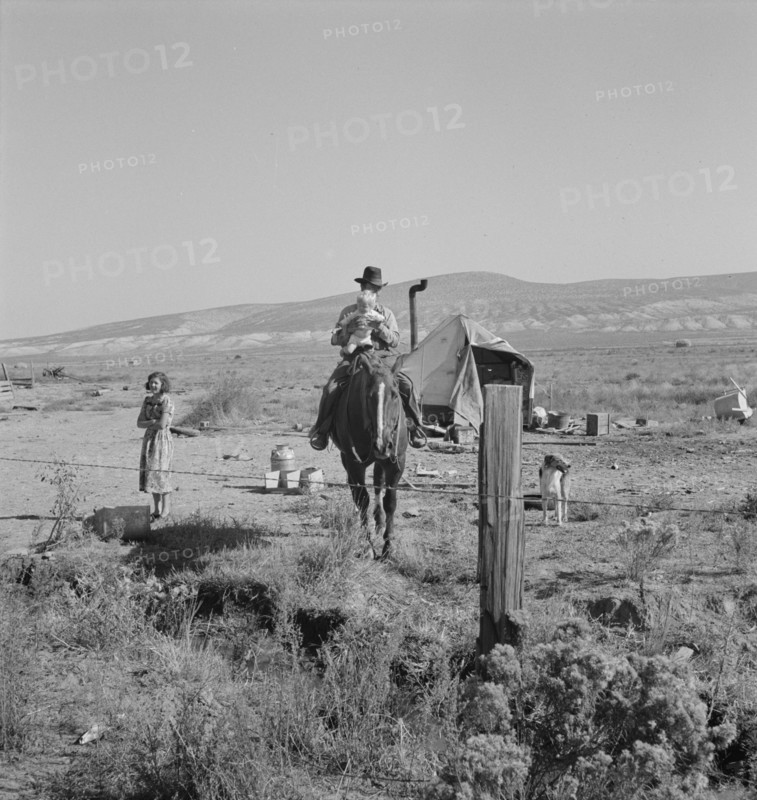 The Fairbanks family has moved to three..., Willow Creek area, Malheur County, Oregon, 1939. Creator: Dorothea Lange.