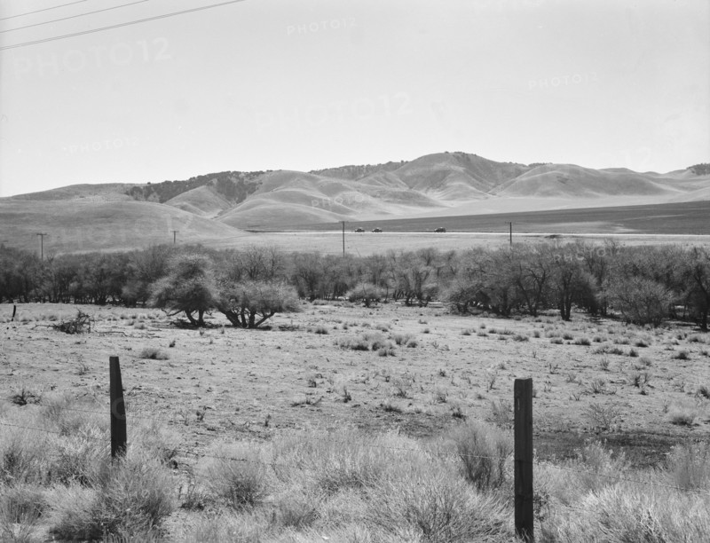 U.S. 99 on ridge over Tehachapi Mountains, 1939. Creator: Dorothea Lange.