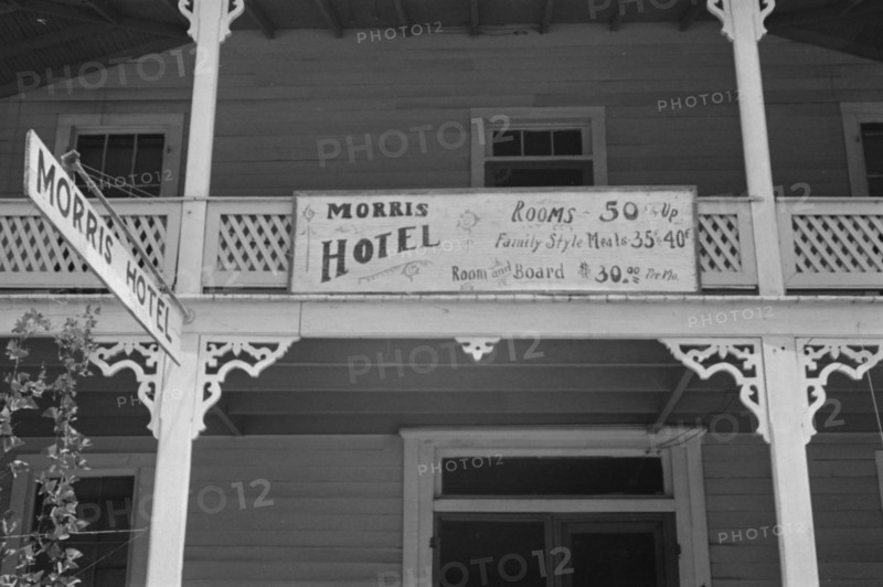 Boardinghouse, Alabama, 1936. Creator: Walker Evans.
